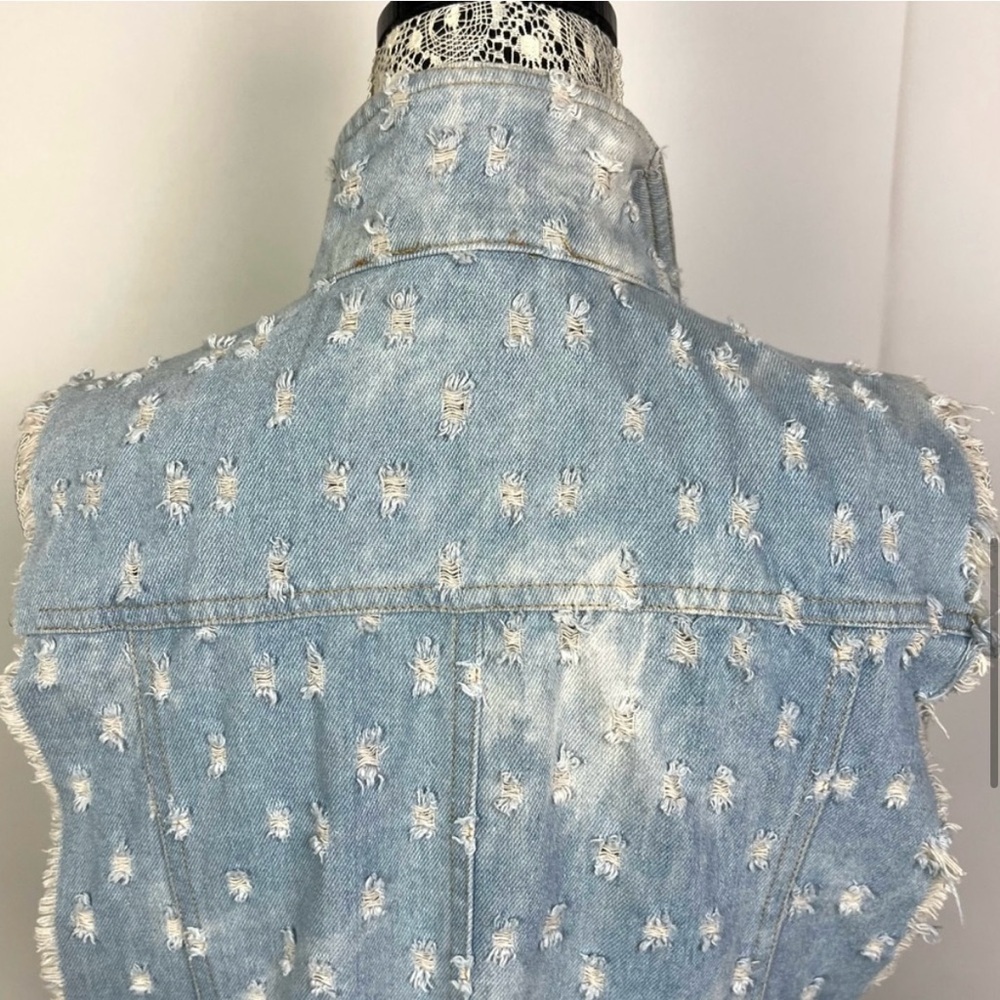 Very J distressed high low denim vest - Size: Large - Picture 9 of 16